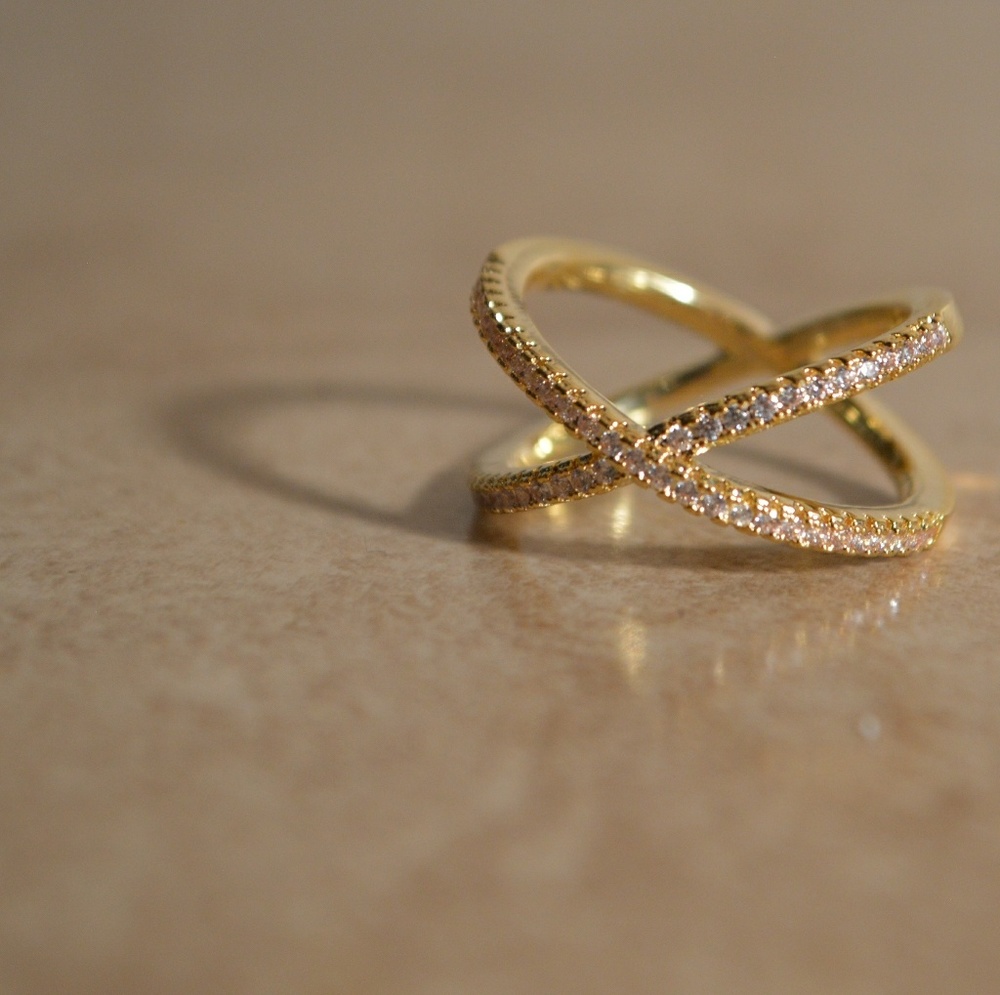 Brand New Gold CZ Criss Cross X Ring - Picture 4 of 7